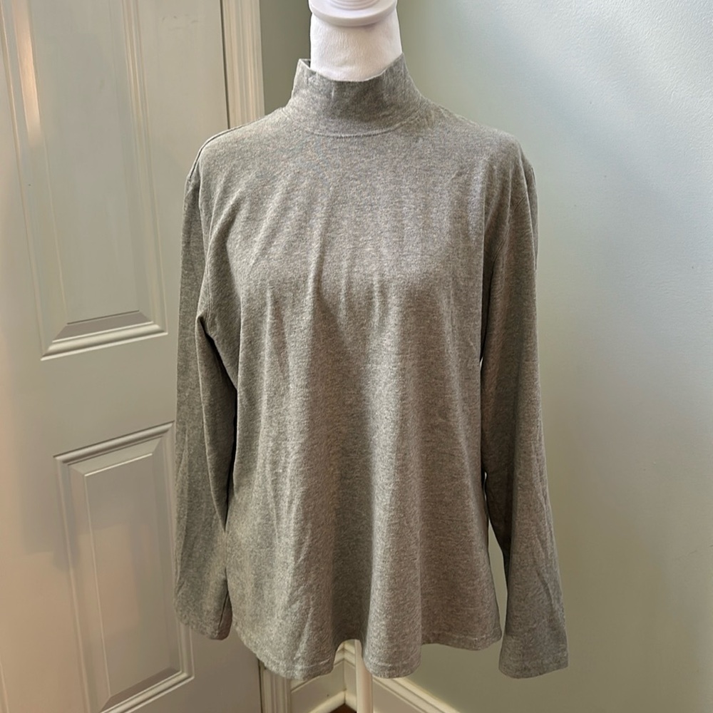 TALBOTS EASY LUXE MOCKNECK‎ TEE